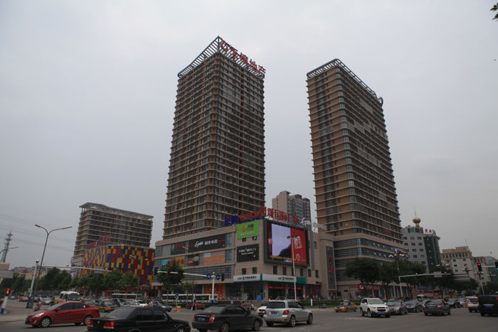 鳳城國際廣場(chǎng)（國家AAA級(jí)安全文明標(biāo)準(zhǔn)化工地、河北省建設(shè)工程“安濟(jì)杯”）